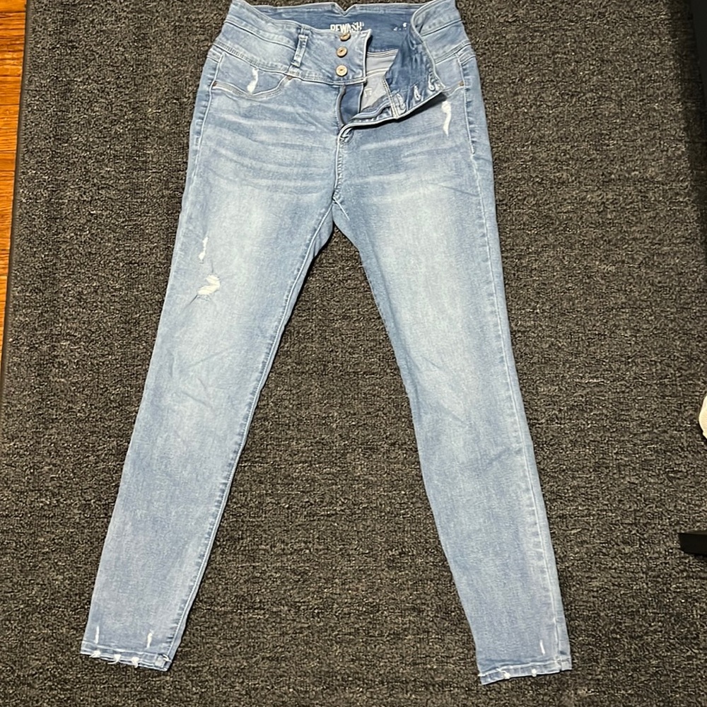 Size 9/29 3 button Jeans